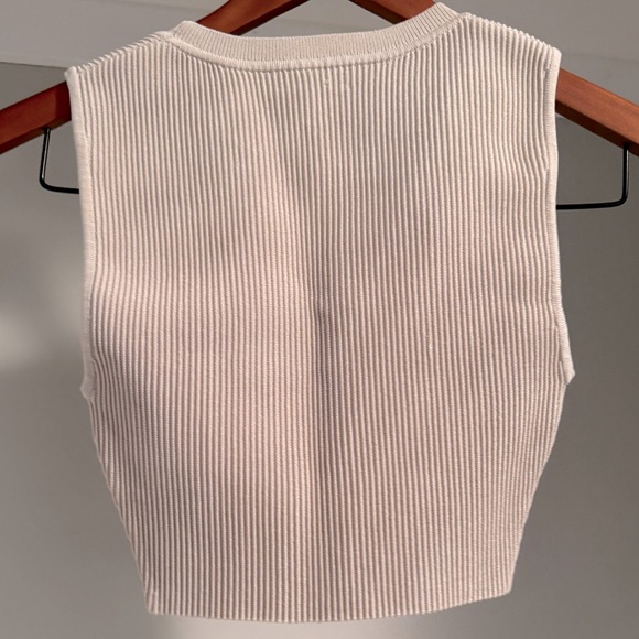 Babaton Sculpt Knit Racer Cropped Tank - Picture 2 of 3